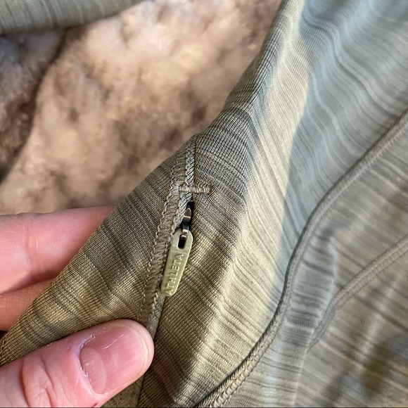 ATHLETA Pacifica Illume Fitted Top - Picture 13 of 13